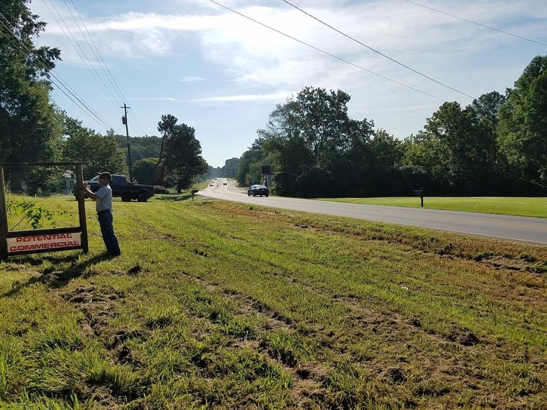 3799 Cumming Hwy, Canton, GA for sale - Primary Photo - Image 3 of 28