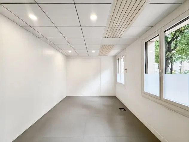 Office in Levallois-Perret for lease - Building Photo - Image 2 of 9