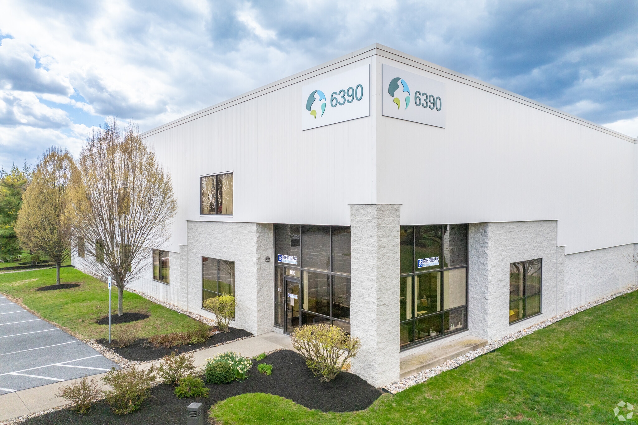 6390 Hedgewood Dr, Allentown, PA for lease Building Photo- Image 1 of 7