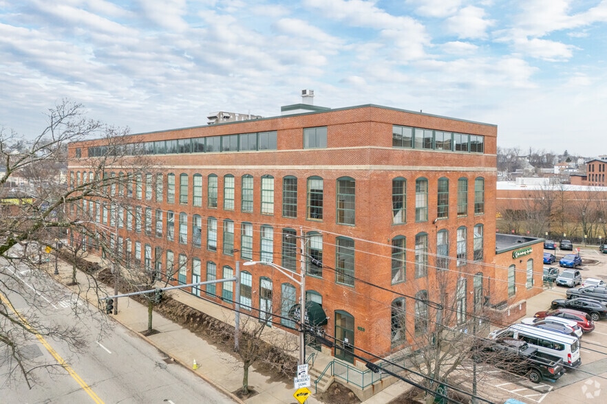 325 Valley St, Providence, RI for lease - Building Photo - Image 2 of 35