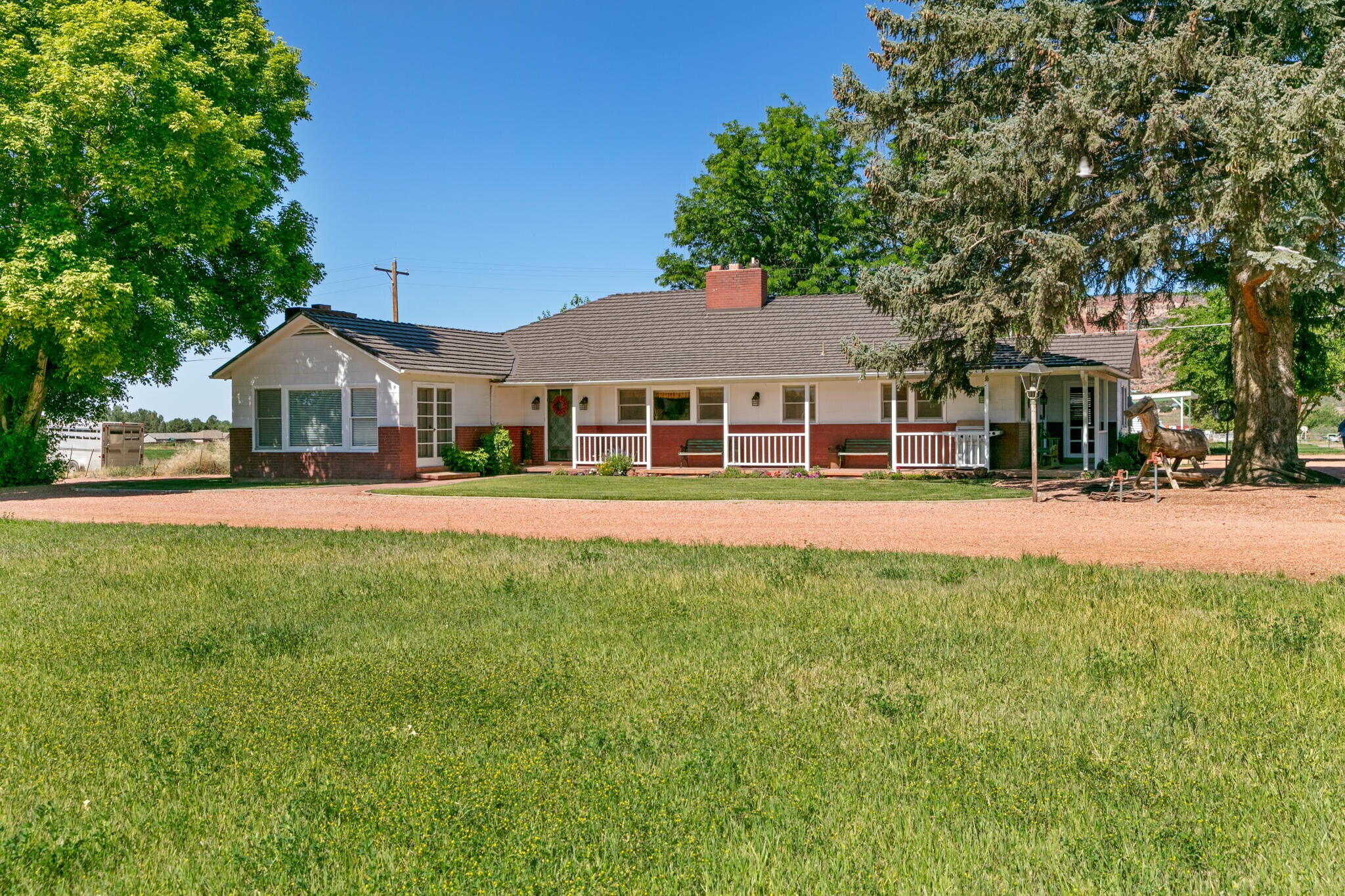 818 89a, Kanab, UT 84741 KANAB Commercial / Multifamily Land w house