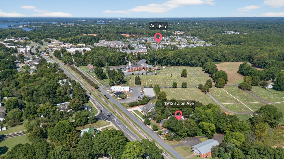 19428 Zion Ave, Cornelius, NC for sale - Building Photo - Image 2 of 32