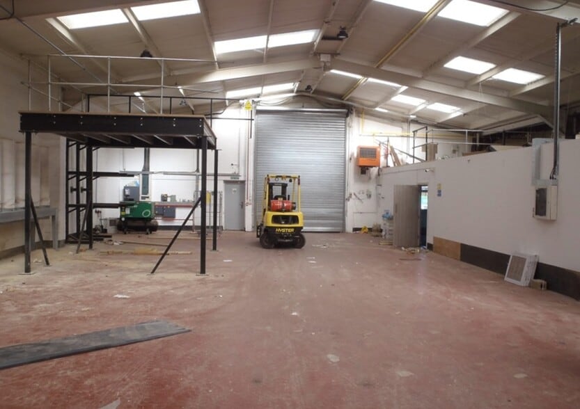 15 Low March, Daventry for lease - Interior Photo - Image 3 of 6