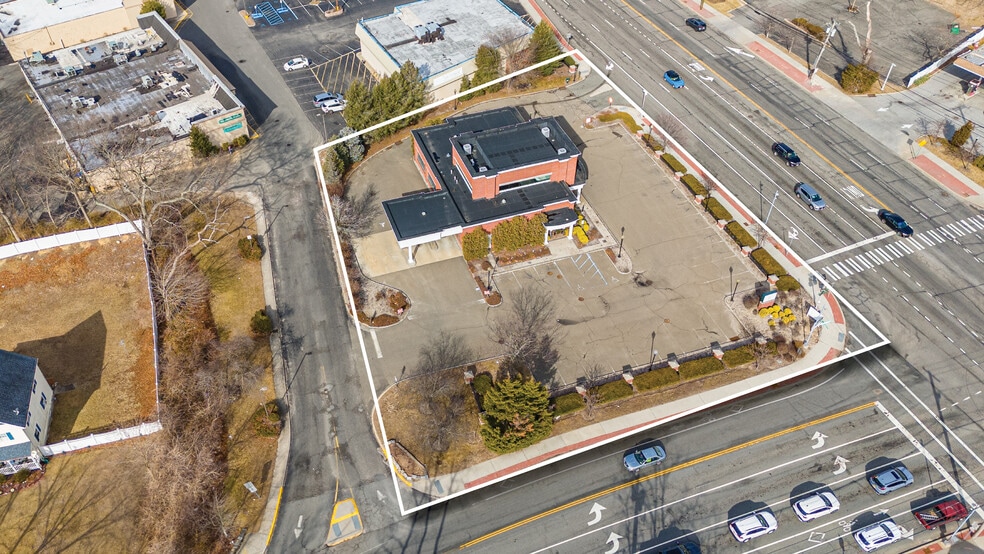 2822 Middle Country Rd, Lake Grove, NY for sale - Building Photo - Image 3 of 6