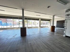 2448-2452 N High St, Columbus, OH for lease Interior Photo- Image 2 of 6