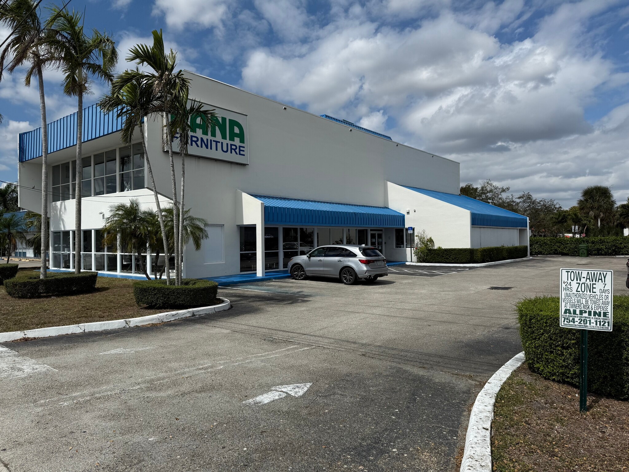 7979 Pines Blvd, Pembroke Pines, FL for lease Building Photo- Image 1 of 19