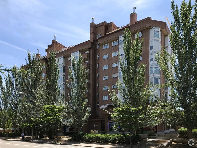 Avenida de la Albufera, 222, Madrid, Madrid for sale - Primary Photo - Image 1 of 2
