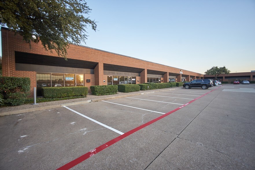 11498 Luna Rd, Farmers Branch, TX for lease - Building Photo - Image 2 of 42