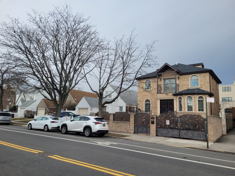 14715 73rd Ave, Flushing, NY for sale - Primary Photo - Image 1 of 1