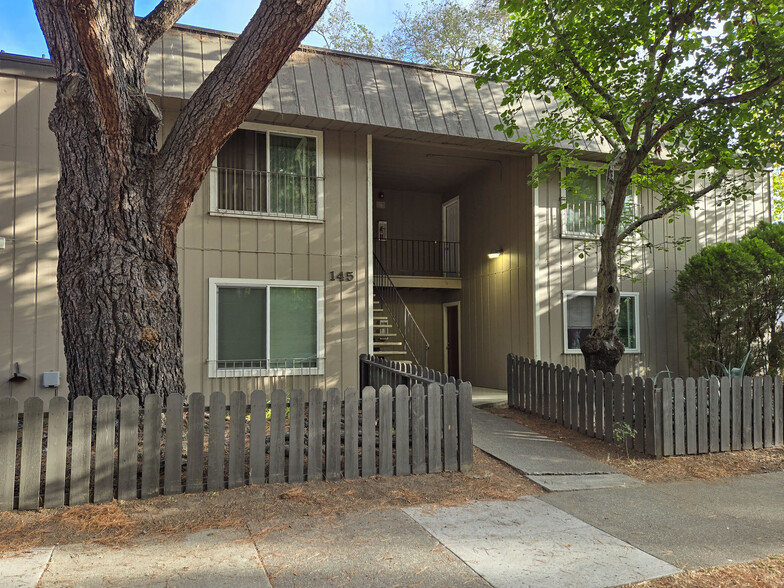 145 Lincoln St, Santa Rosa, CA for sale - Building Photo - Image 1 of 33