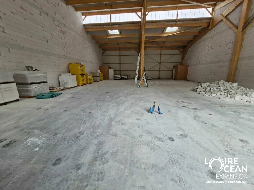 Flex in Thouaré-sur-Loire for lease Interior Photo- Image 1 of 4