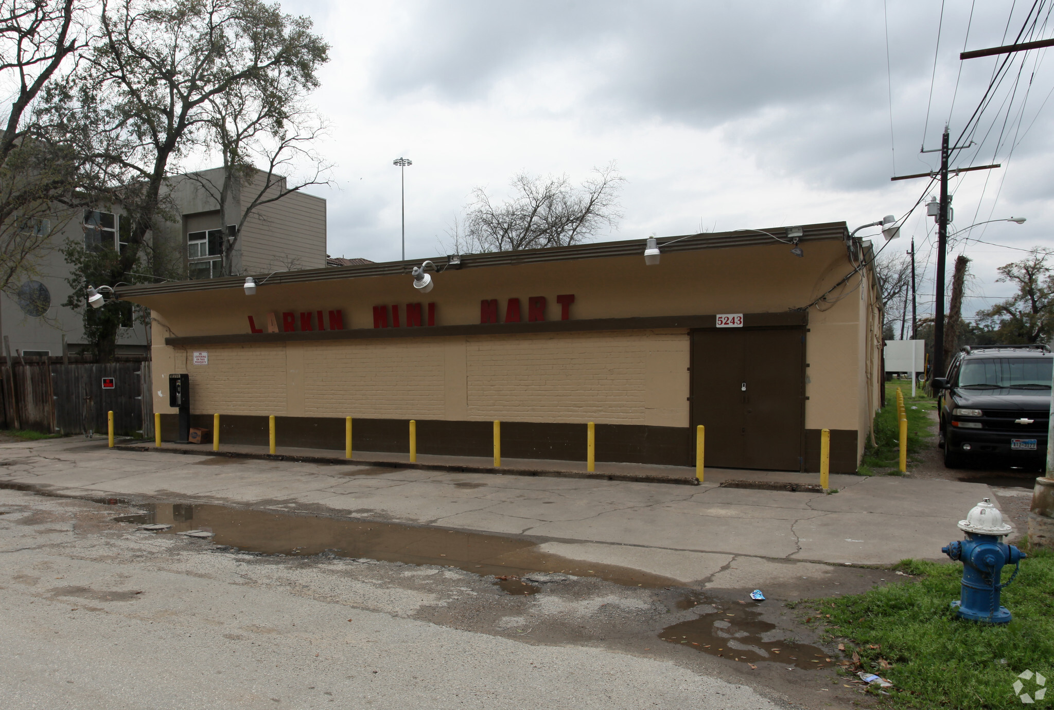 5243 Larkin St, Houston, TX for lease Primary Photo- Image 1 of 8