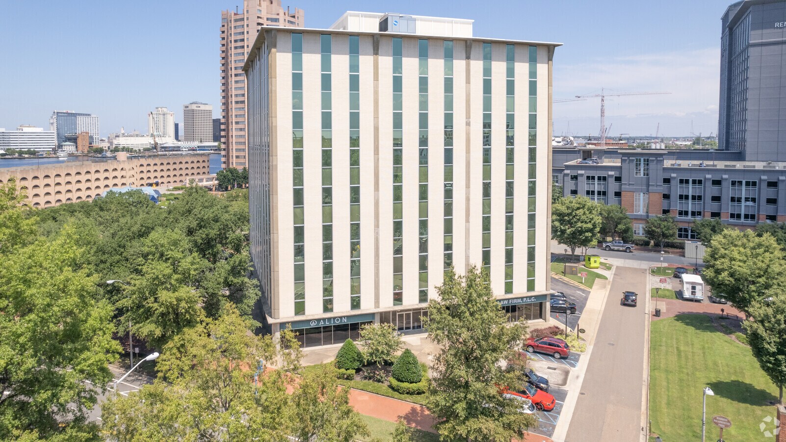 355 Crawford St, Portsmouth, VA 23704 355 Crawford Building