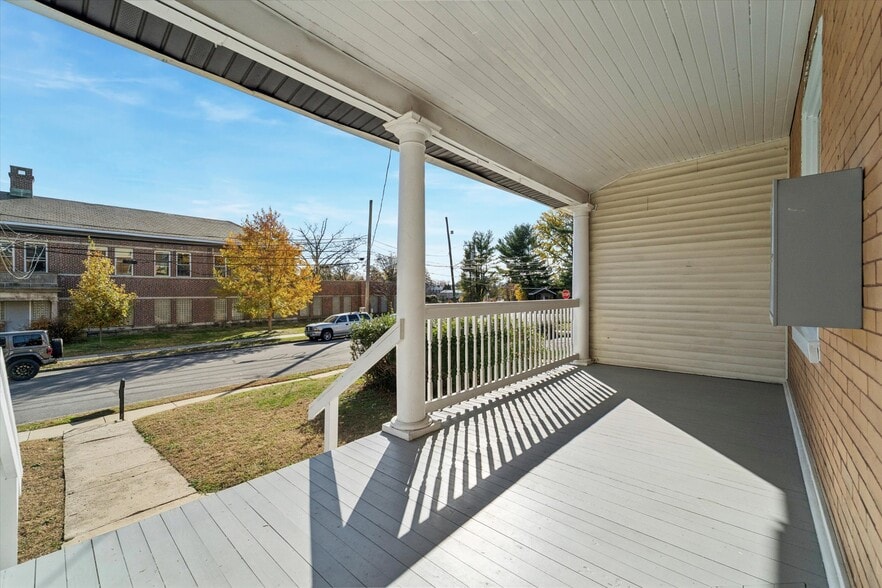 222 Lippincott Ave, Ardmore, PA for sale - Building Photo - Image 3 of 39