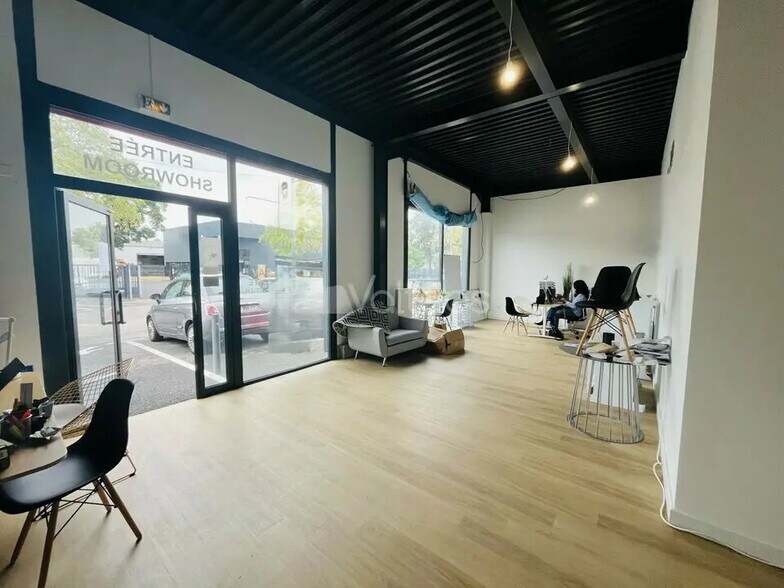 Flex in Toulouse for lease - Interior Photo - Image 1 of 5