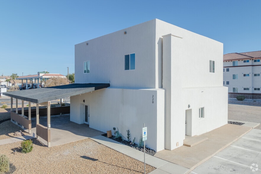 220 E Mesquite Blvd, Mesquite, NV for lease - Building Photo - Image 1 of 7