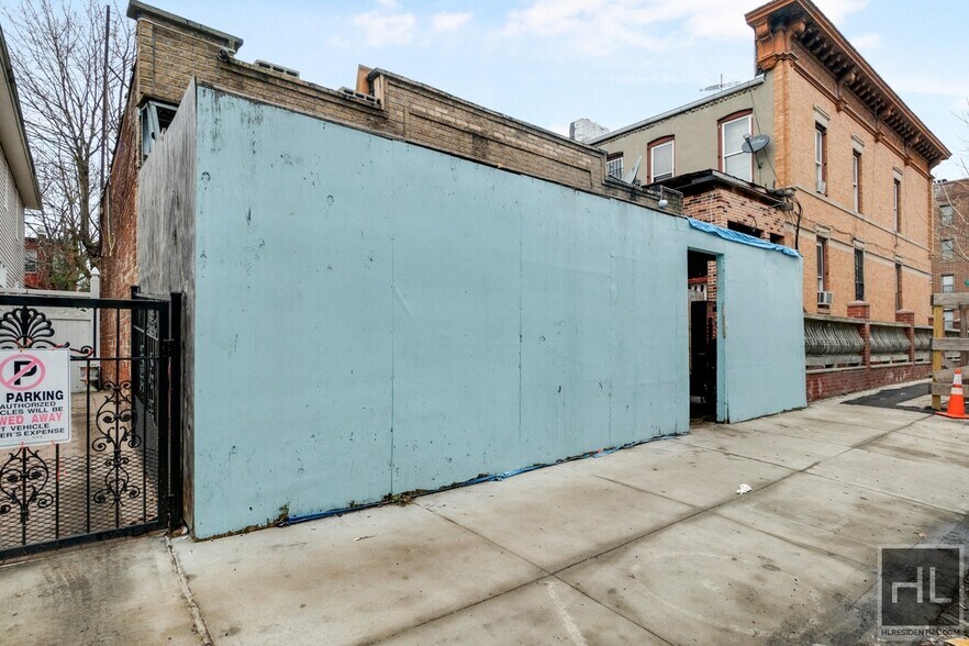 2724 Clarendon Rd, Brooklyn, NY 11226