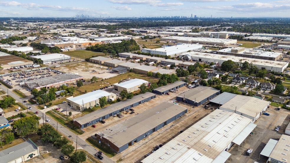 9863 Tanner Rd, Houston, TX for lease - Building Photo - Image 1 of 7