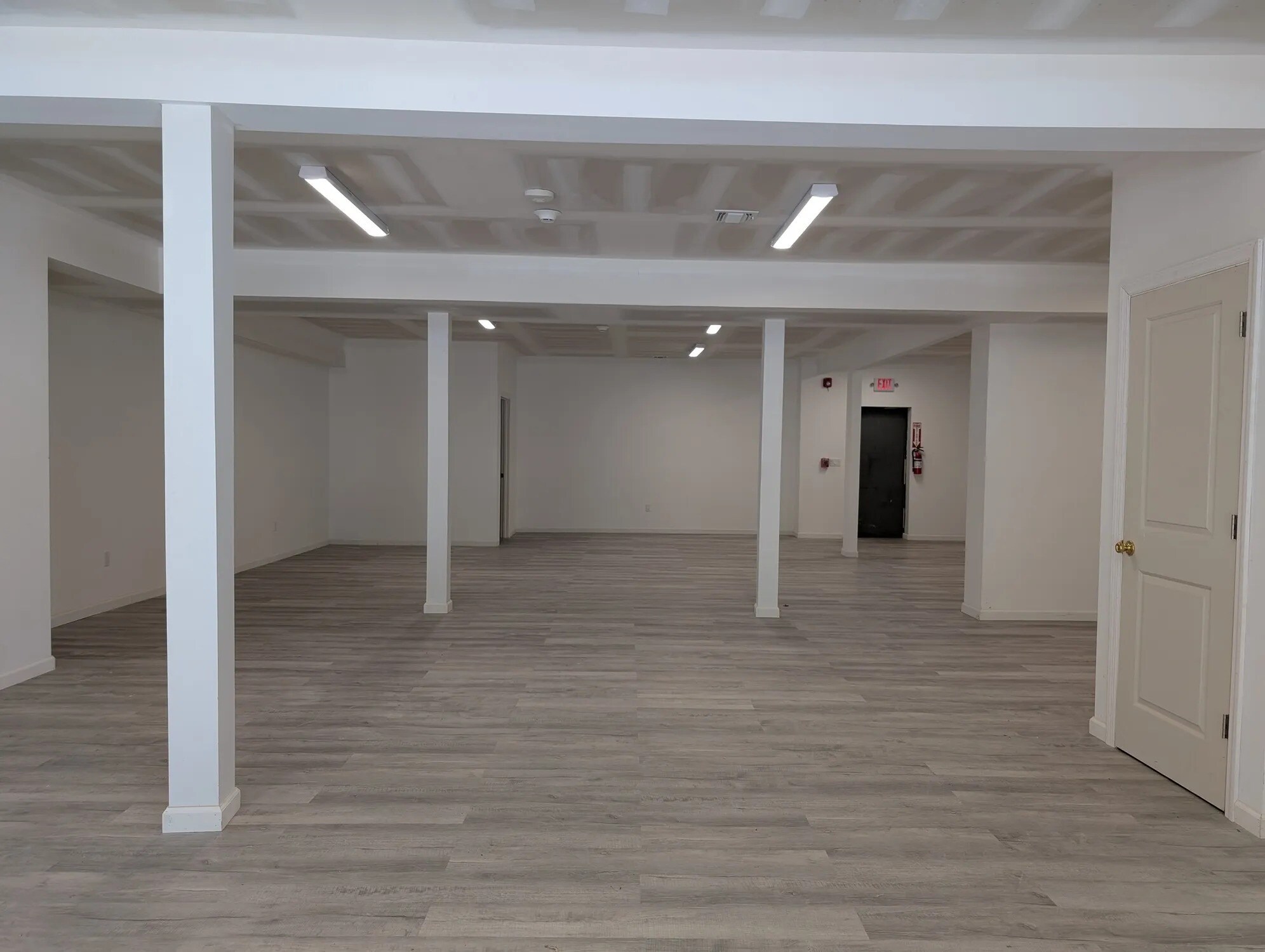 567 Rt-25a, Rocky Point, NY for lease Interior Photo- Image 1 of 5