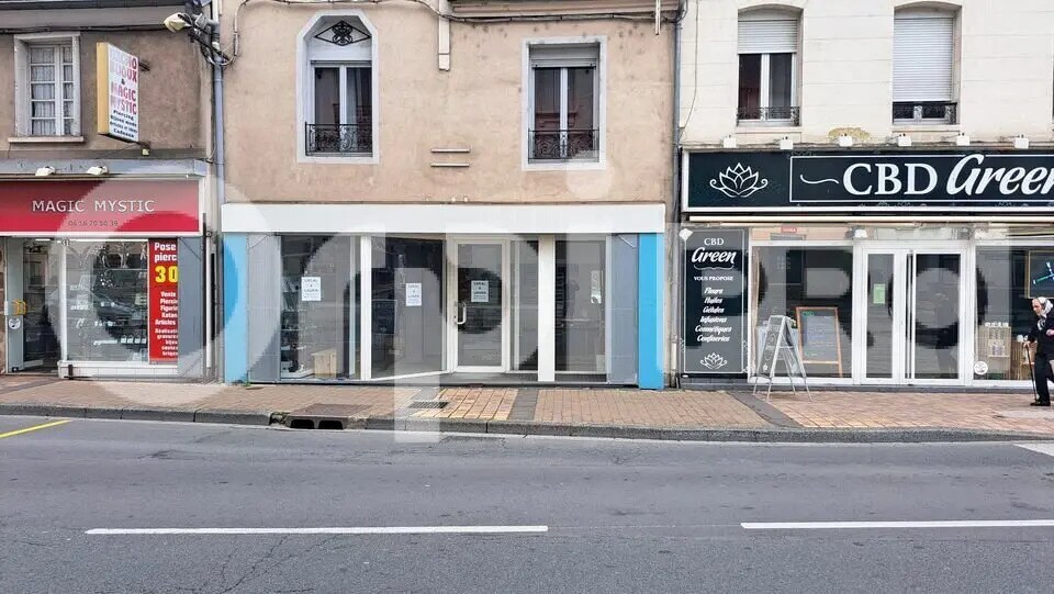 Retail in Montluçon for lease - Building Photo - Image 1 of 4