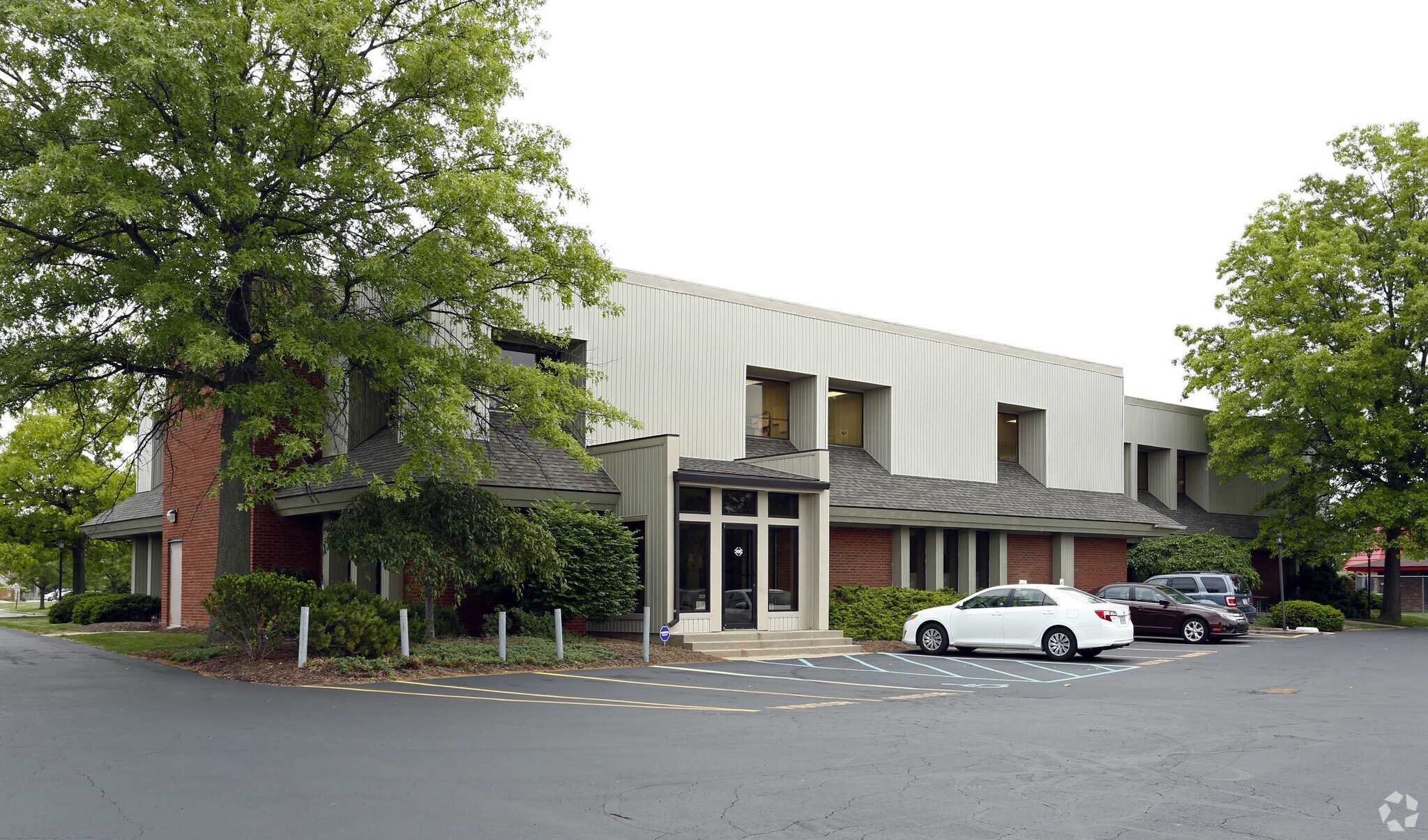 15751579 Henthorne Dr, Maumee, OH 43537 Office for Sale