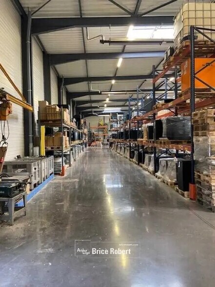 Office in Meyzieu for lease - Interior Photo - Image 2 of 12