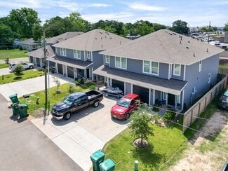 More details for 501 Hines Ave, Willis, TX - Multifamily for Sale