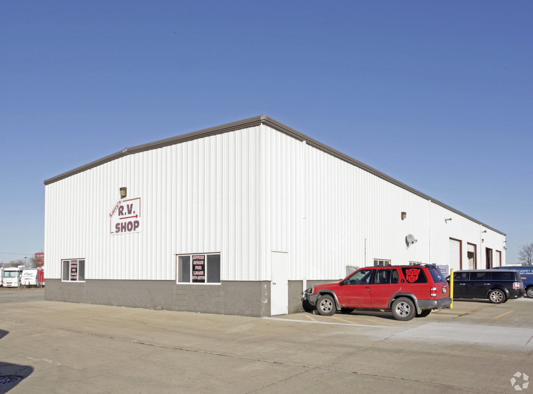 6900 E 14 Mile Rd, Warren, MI for sale Primary Photo- Image 1 of 1