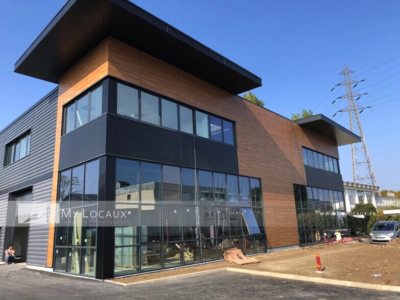 Flex in Villeneuve-la-Garenne for lease - Building Photo - Image 3 of 5