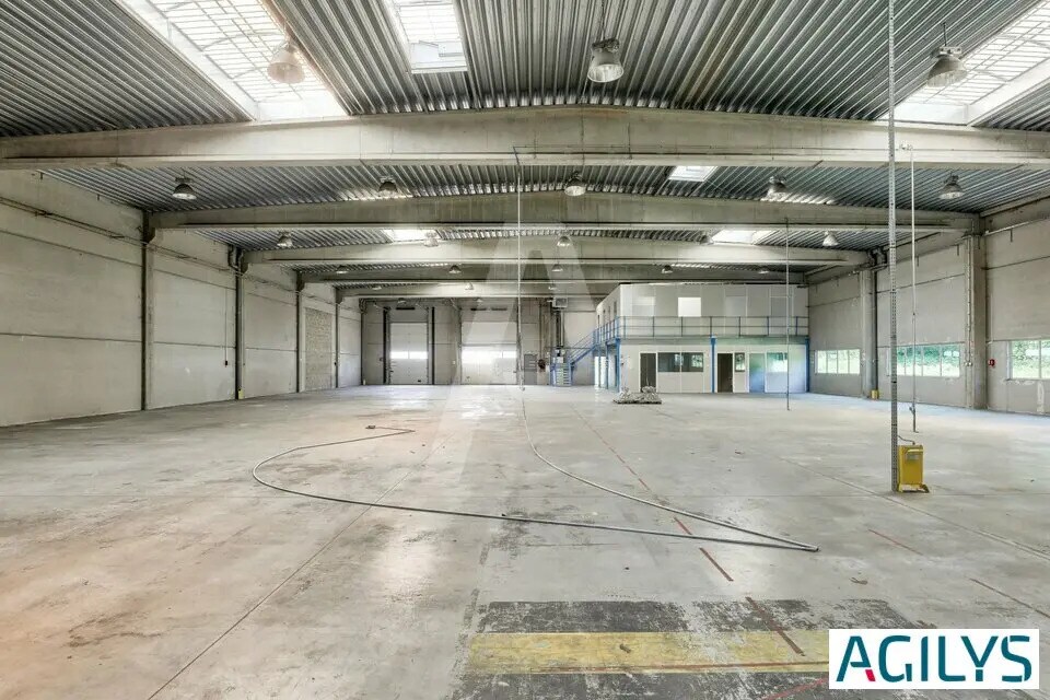 Industrial in Chilly-Mazarin for lease Interior Photo- Image 1 of 8