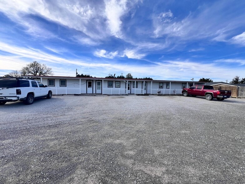 409 N Commercial Ave, Wallace, NE for sale - Building Photo - Image 2 of 25