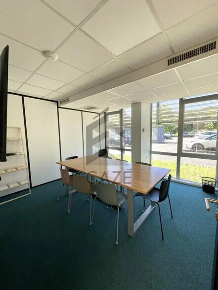 Office in Mérignac for lease - Interior Photo - Image 1 of 5