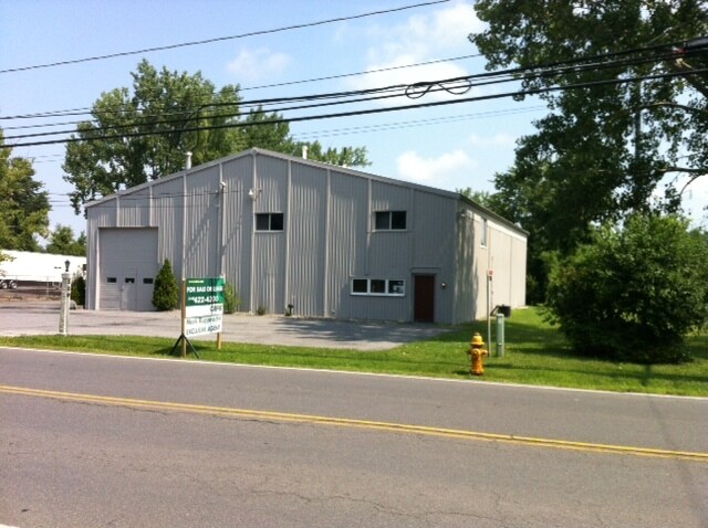 220 Commerce Blvd, Liverpool, NY for sale - Building Photo - Image 1 of 1