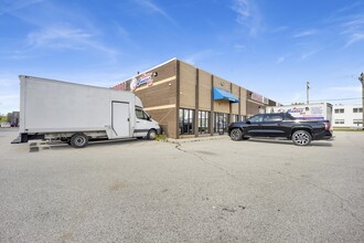 764-768 Thomas Dr, Bensenville, IL for lease Building Photo- Image 2 of 20