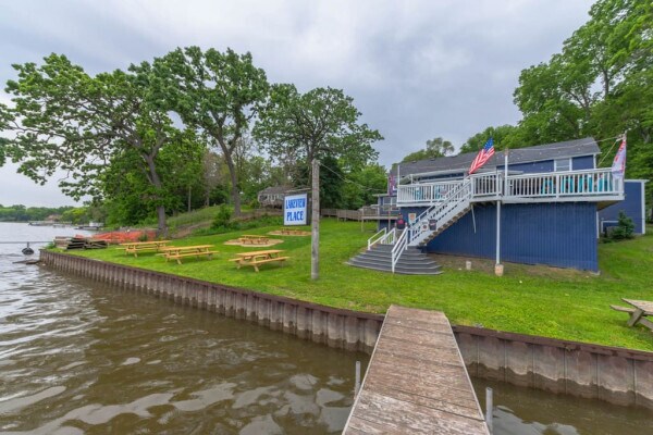 39151 N Jackson Dr, Spring Grove, IL for sale - Primary Photo - Image 1 of 1