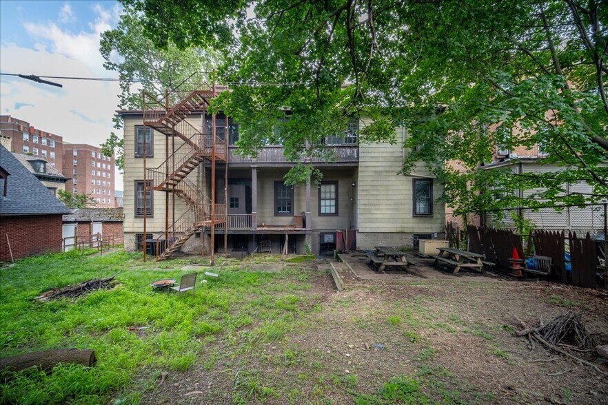 73 Grand St, Newburgh, NY for sale - Building Photo - Image 3 of 10