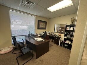 5575 Lake Park Way, La Mesa, CA for lease Interior Photo- Image 1 of 6