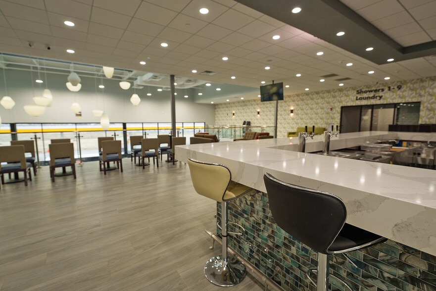 601 S 88th Ave, Peotone, IL for lease - Interior Photo - Image 2 of 8