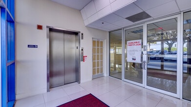 9600 NW 25th St, Miami, FL for lease Building Photo- Image 2 of 18