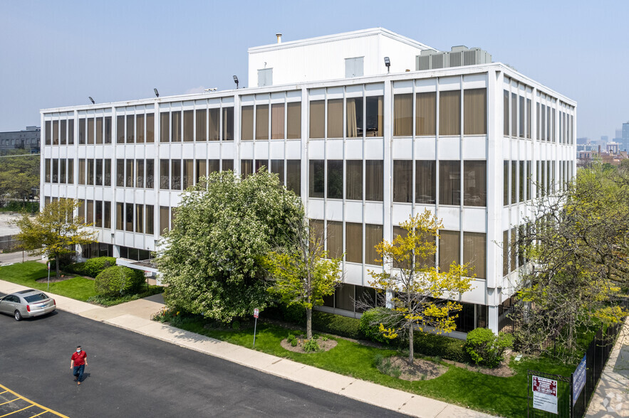 2600 S Michigan Ave, Chicago, IL for lease - Building Photo - Image 1 of 4