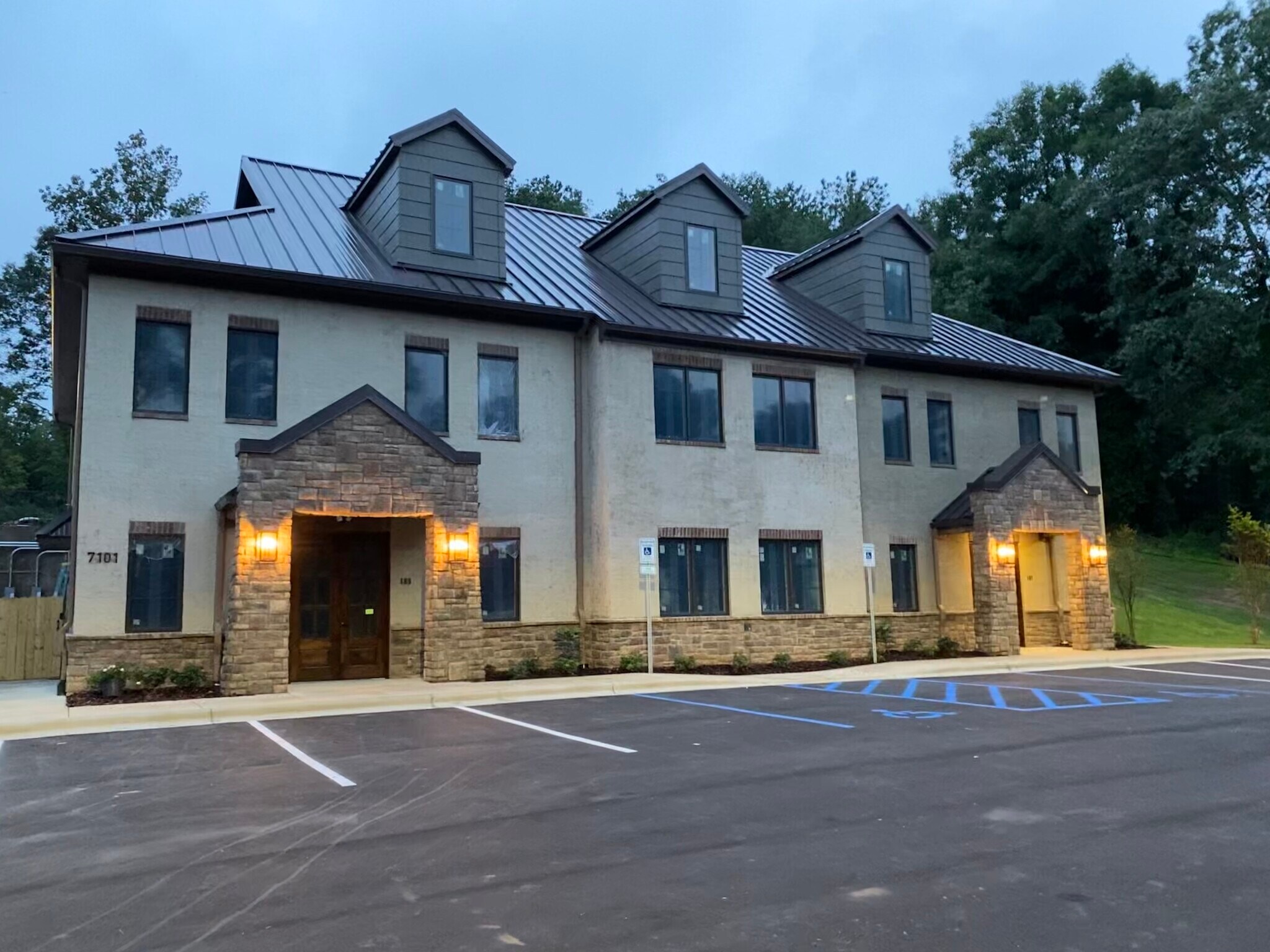 7101 Happy Hollow Rd, Trussville, AL 35173