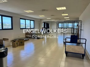 Industrial in Santa Perpètua de Mogoda, Barcelona for lease Interior Photo- Image 1 of 7