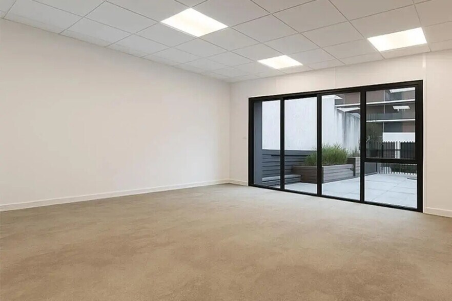 Office in Boulogne-Billancourt for lease - Interior Photo - Image 3 of 8