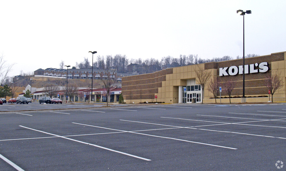 2035 E Market St, Harrisonburg, VA for lease - Building Photo - Image 2 of 9