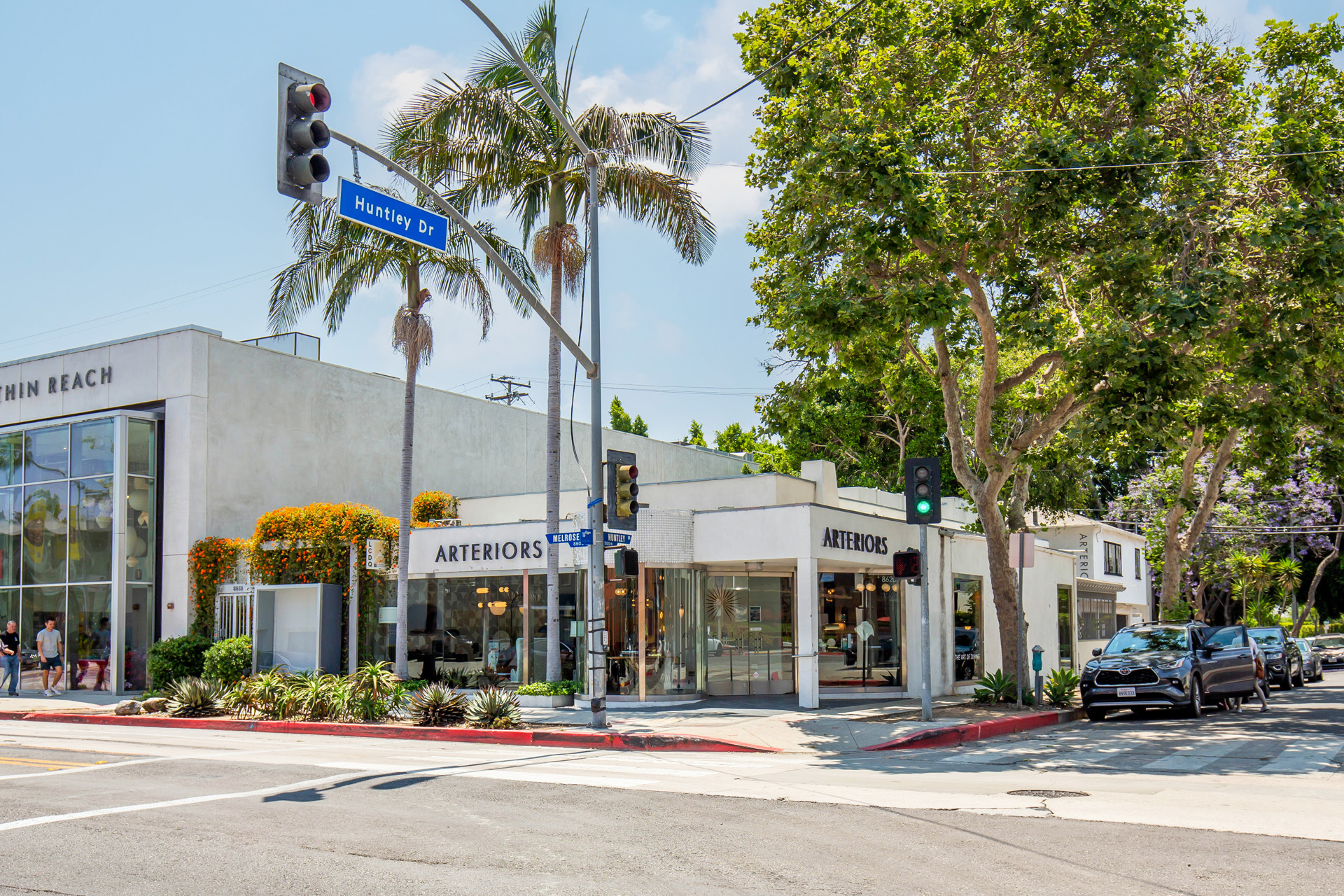 8618-8620 Melrose Ave, Los Angeles, CA for lease Building Photo- Image 1 of 18