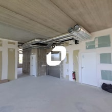 Office in Versailles for lease Interior Photo- Image 2 of 3