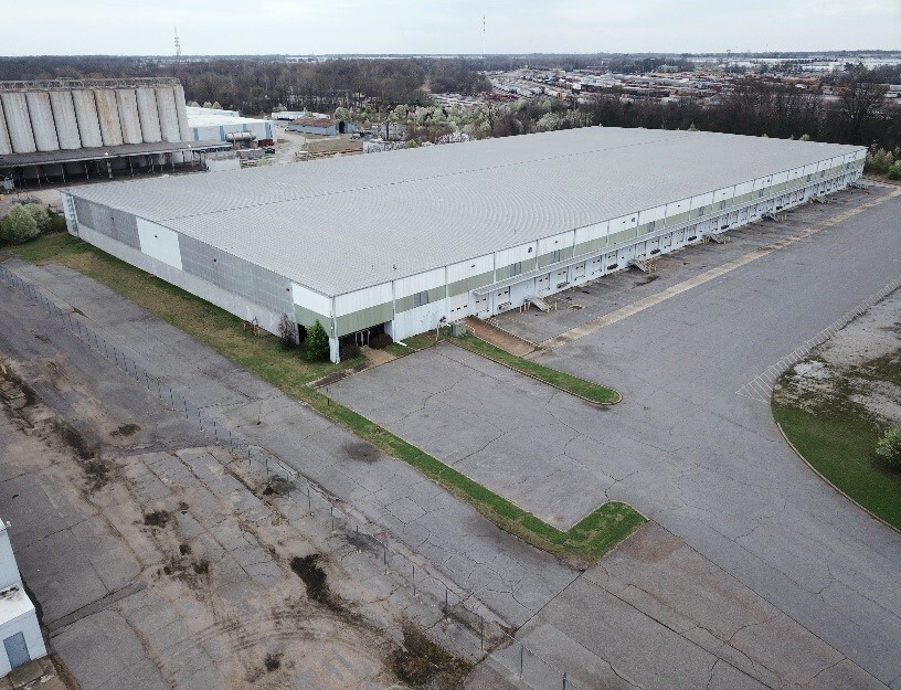 4270 Chrysler Dr, Memphis, TN for lease Building Photo- Image 1 of 12