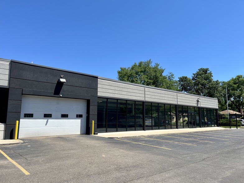 2201 Autobarn Pl, Evanston, IL for lease - Building Photo - Image 1 of 10