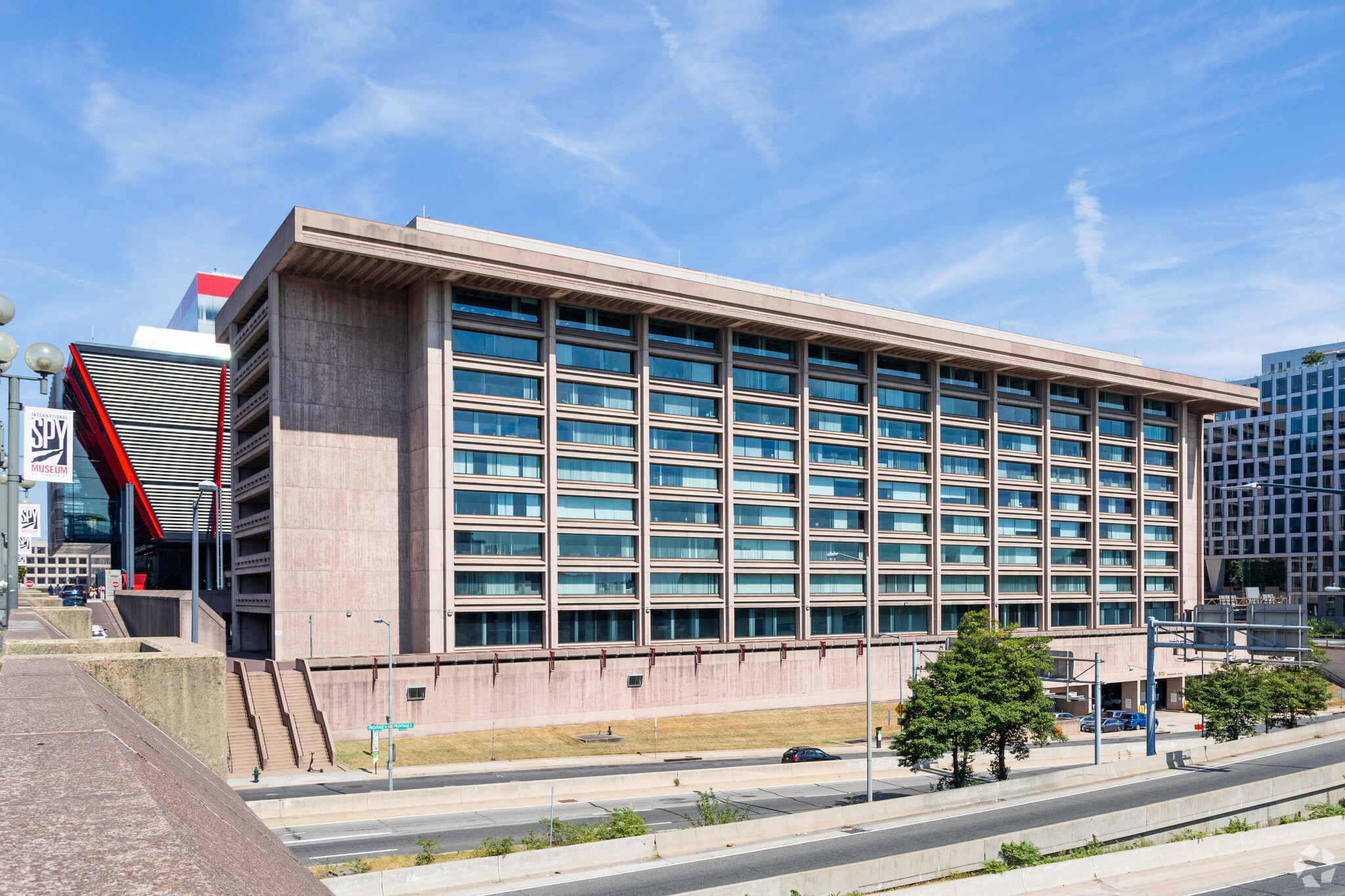 950 L'Enfant Plz SW, Washington, DC for lease Building Photo- Image 1 of 8