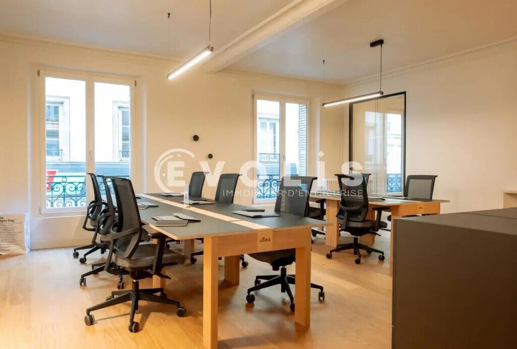 Location Bureaux 176 m² - Photo 1